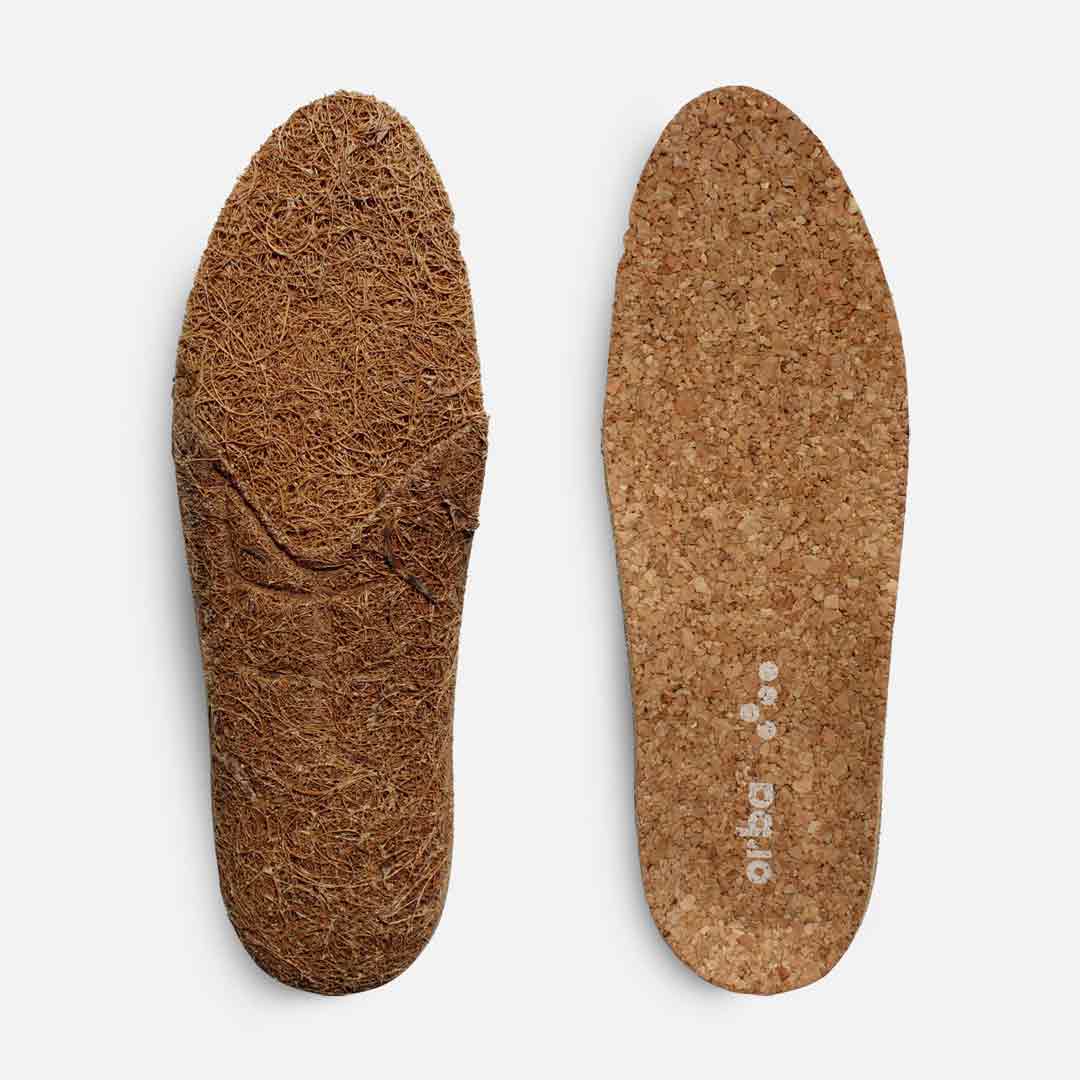 Plant-based shoe footbed made of cork and coconut husk
